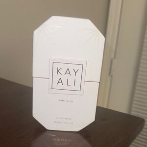 Kayali Vanilla Eau de Parfum - White